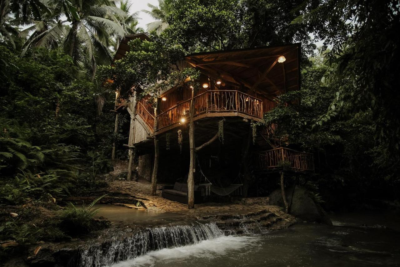 Villa Treehouse De Valentine Balamban Exterior foto